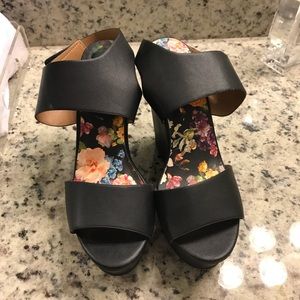 NEW Black wedges